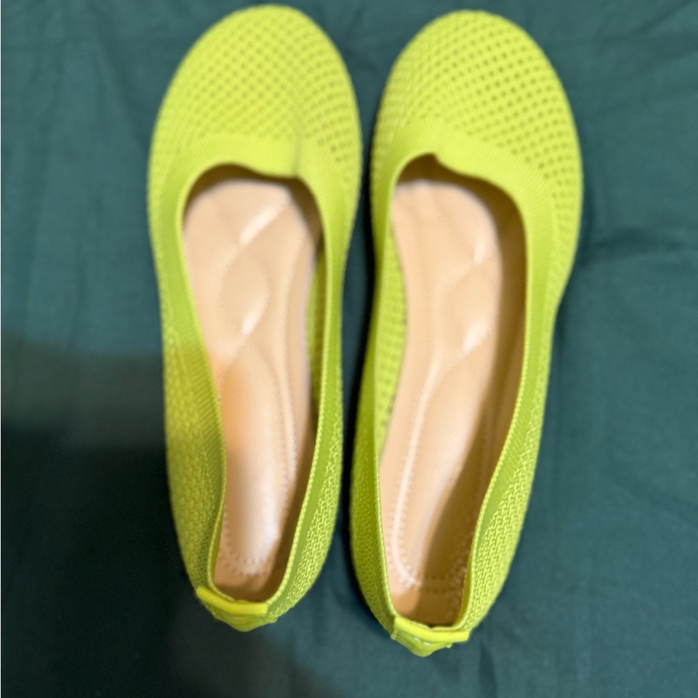 Vibrant green perforated shoes